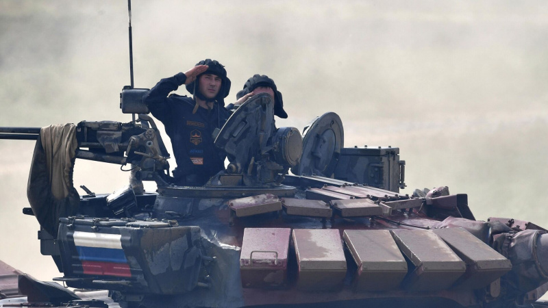 Команда «Сибинформбюро» транслировала танковый биатлон под Москвой